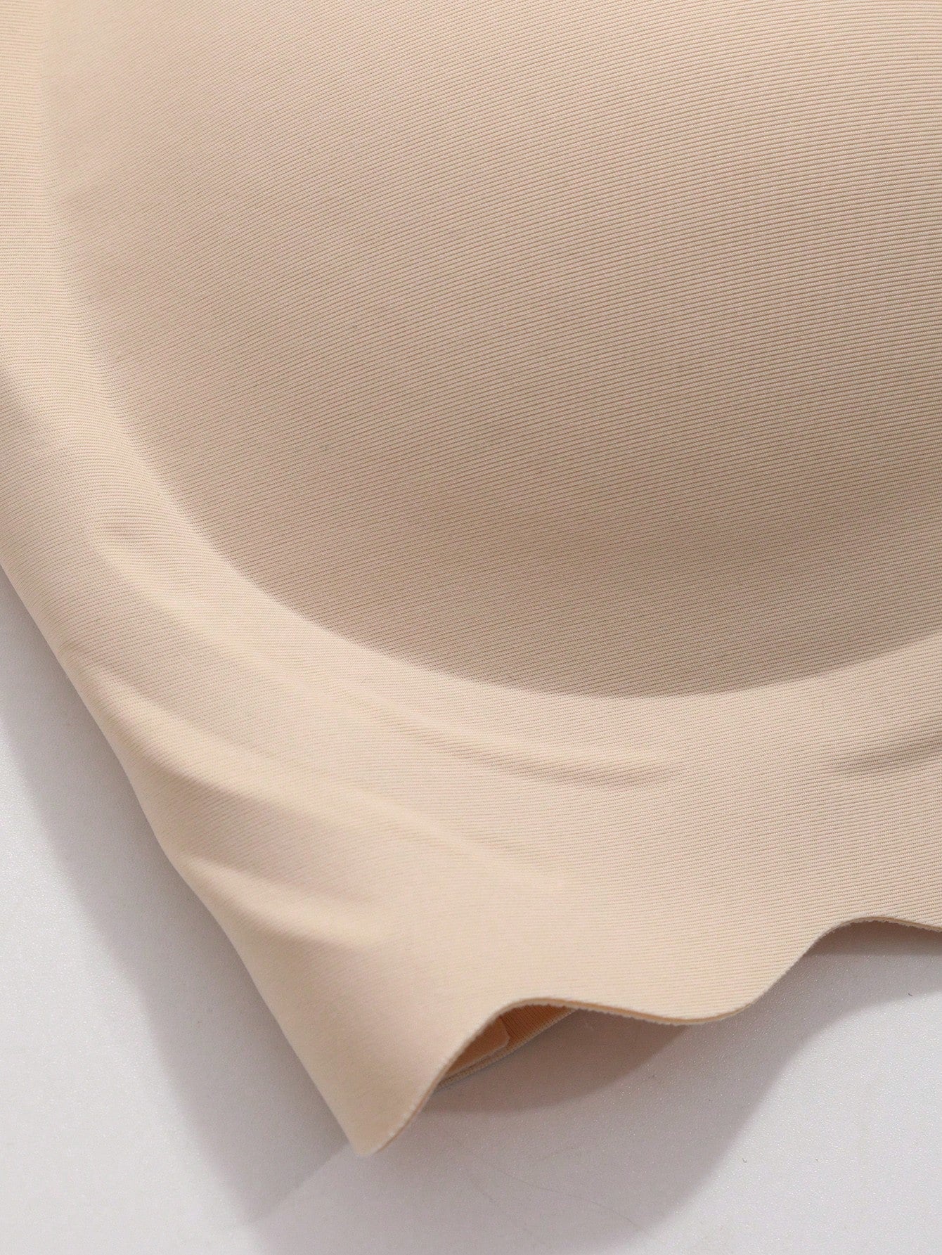 Seamless Wide Shoulder Strap Bra With Scalloped Edge – DAZY